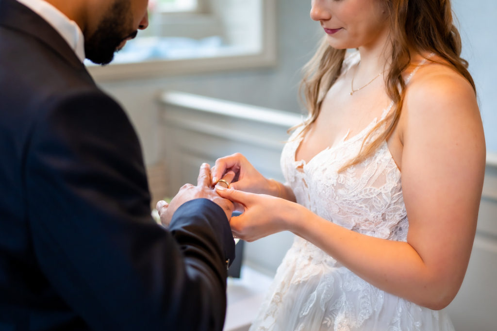 florian holl - hochzeitsfotograf Hochzeitsfotograf fotograf heiraten brautpaar kassel baunatal schloss Wilhemsthal calden 0034
