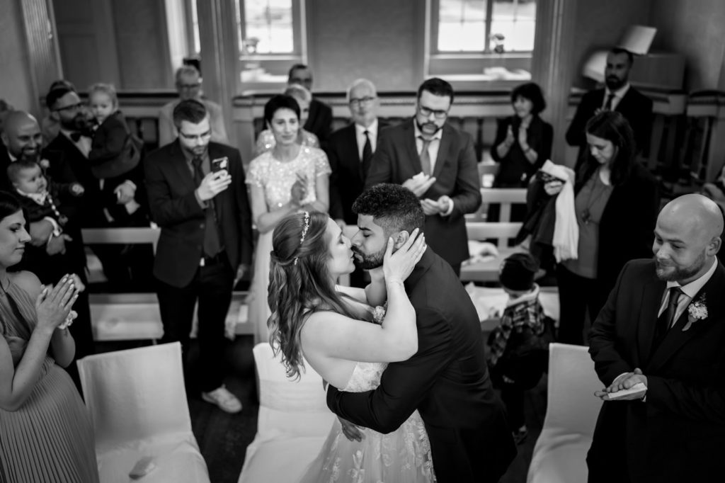 florian holl - hochzeitsfotograf Hochzeitsfotograf fotograf heiraten brautpaar kassel baunatal schloss Wilhemsthal calden 0036