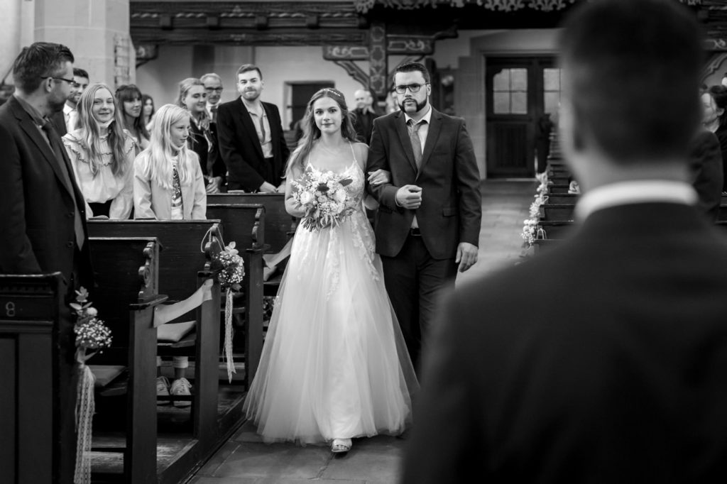 florian holl - hochzeitsfotograf Hochzeitsfotograf fotograf heiraten brautpaar kassel baunatal schloss Wilhemsthal calden 0073