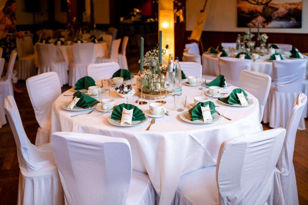 florian holl - hochzeitsfotograf Hochzeitsfotograf fotograf heiraten brautpaar kassel baunatal schloss Wilhemsthal calden 0099