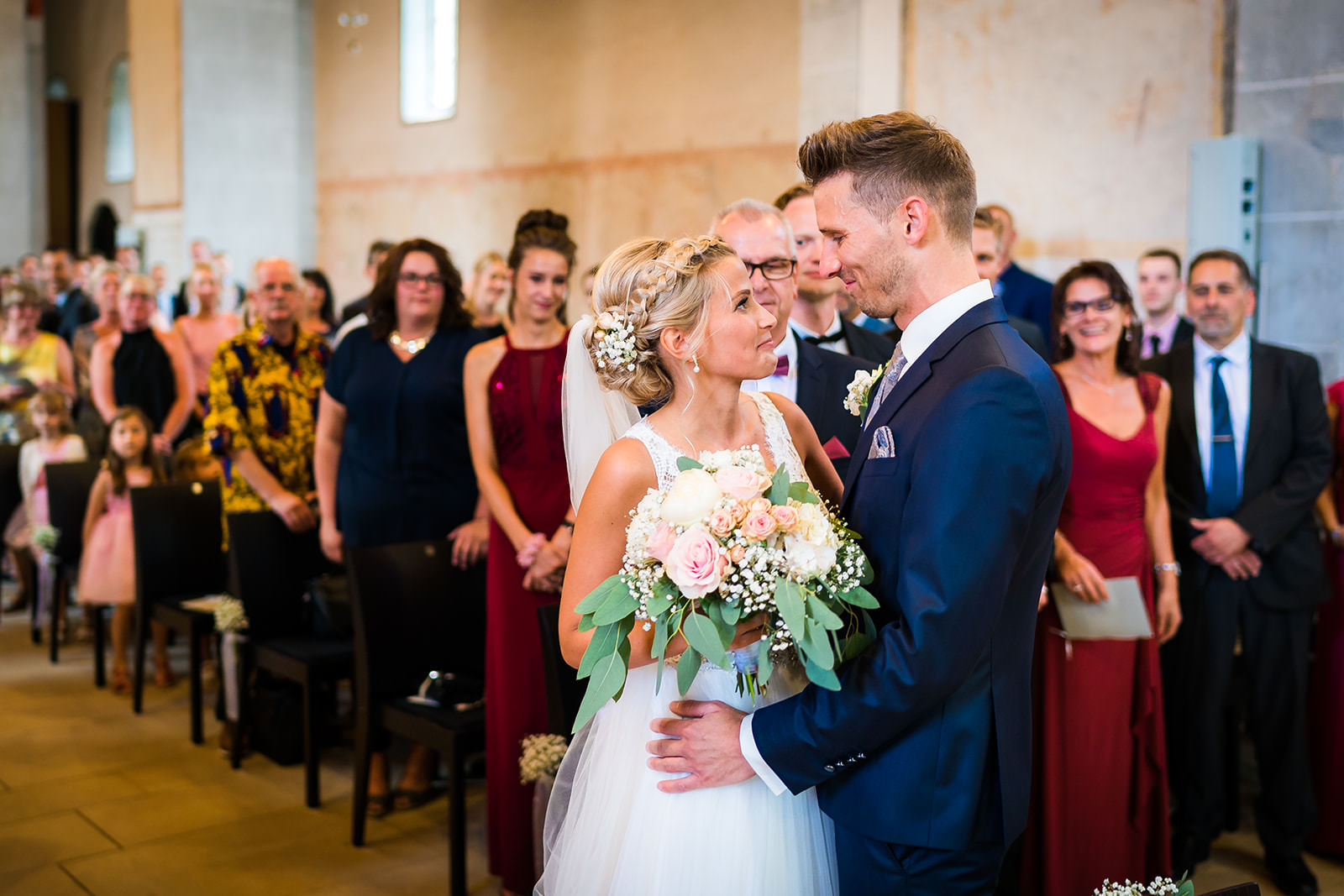 florian holl - hochzeitsfotograf florian holl hochzeitsfotograf fotograf hochzeit hochzeitspaar brautpaar heiraten goettingen kassel baunatal loewenhof Lohfelden 35