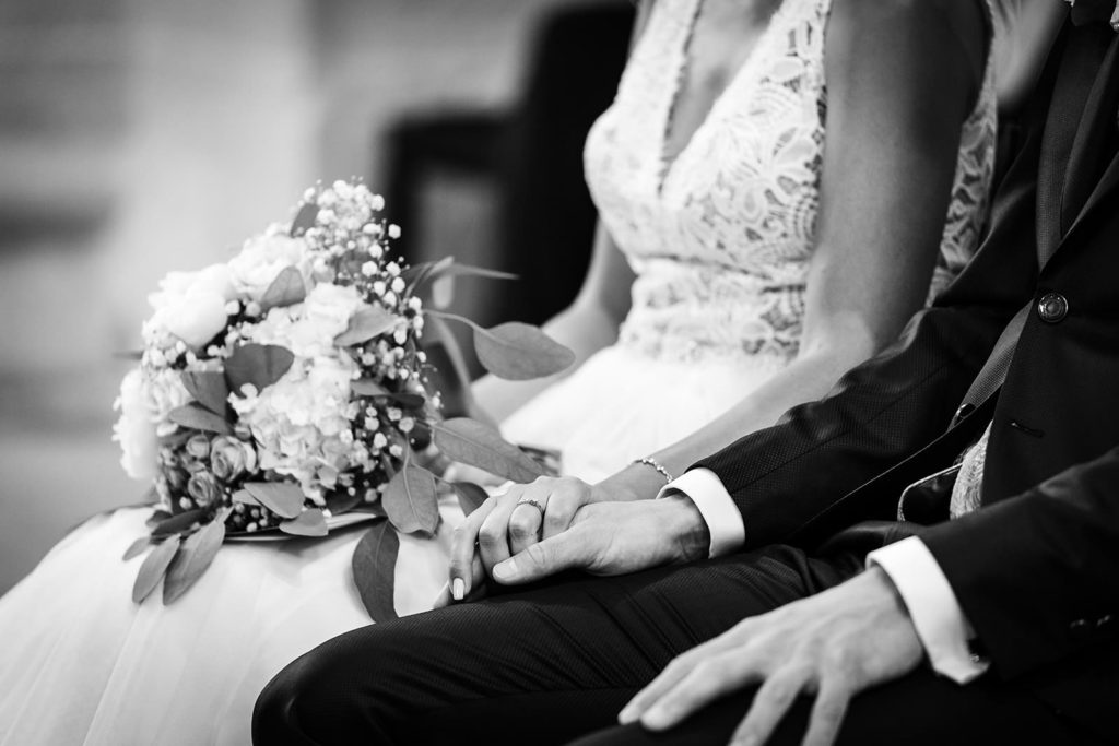 florian holl - hochzeitsfotograf florian holl hochzeitsfotograf fotograf hochzeit hochzeitspaar brautpaar heiraten goettingen kassel baunatal loewenhof Lohfelden 38