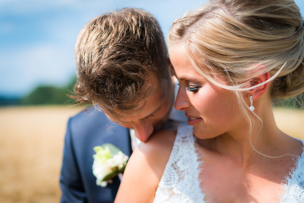 florian holl - hochzeitsfotograf florian holl hochzeitsfotograf fotograf hochzeit hochzeitspaar brautpaar heiraten goettingen kassel baunatal loewenhof Lohfelden 53