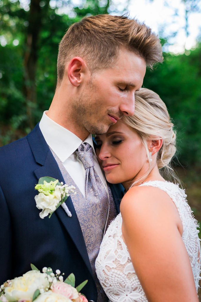 florian holl - hochzeitsfotograf florian holl hochzeitsfotograf fotograf hochzeit hochzeitspaar brautpaar heiraten goettingen kassel baunatal loewenhof Lohfelden 59