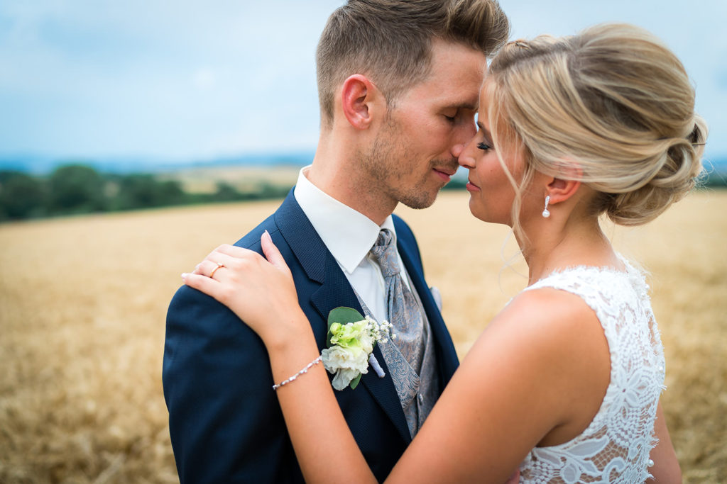 florian holl - hochzeitsfotograf florian holl hochzeitsfotograf fotograf hochzeit hochzeitspaar brautpaar heiraten goettingen kassel baunatal loewenhof Lohfelden 63