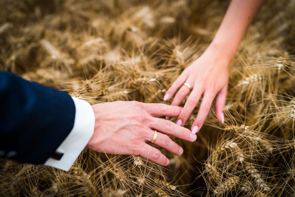 florian holl - hochzeitsfotograf florian holl hochzeitsfotograf fotograf hochzeit hochzeitspaar brautpaar heiraten goettingen kassel baunatal loewenhof Lohfelden 64