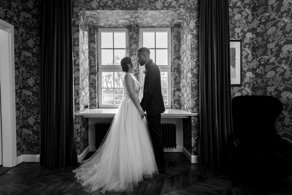 florian holl - hochzeitsfotograf florian holl kirche renthof location fotograf Hochzeit standesamt verlobung hochzeitspaar brautpaar heiraten goettingen kassel baunatal 37