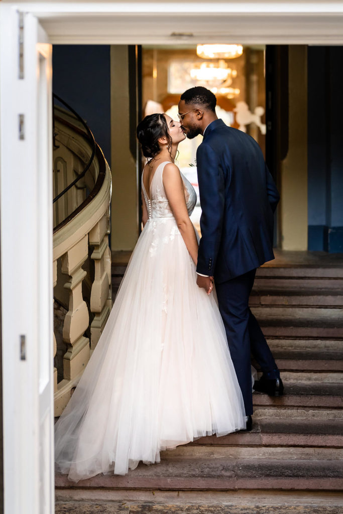 florian holl - hochzeitsfotograf florian holl kirche renthof location fotograf Hochzeit standesamt verlobung hochzeitspaar brautpaar heiraten goettingen kassel baunatal 53