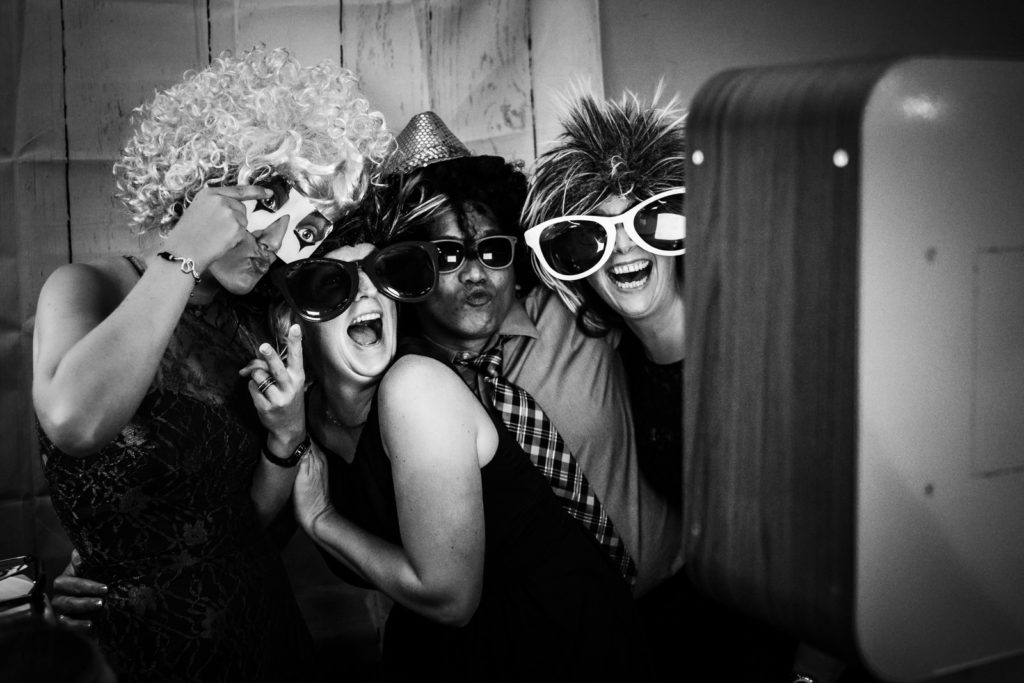 Fotobox 1 florian holl - hochzeitsfotograf smart fotobox photoboth spass hochzeit event feier party fun druck ipadbooth florian holl photography hochzeitsfeier kassel baunatal goettingen 2